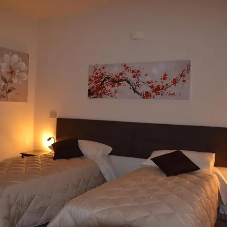 Bed & Breakfast Ferriera 8 *