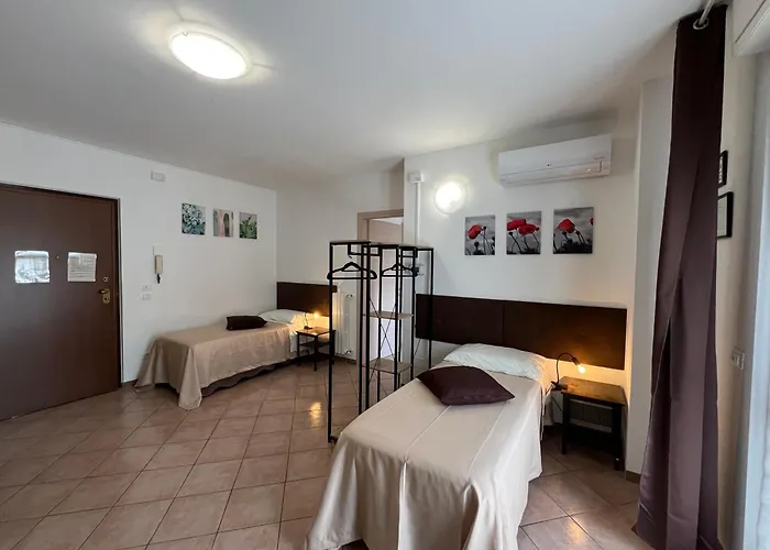 Ferriera 8 Oda ve Kahvaltı 3*