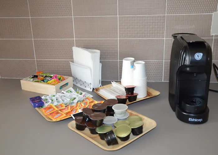 Ferriera 8 Oda ve Kahvaltı 3*